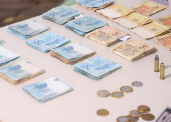 Homens são presos com R$ 13 mil, drogas e carros na zona Leste de Teresina